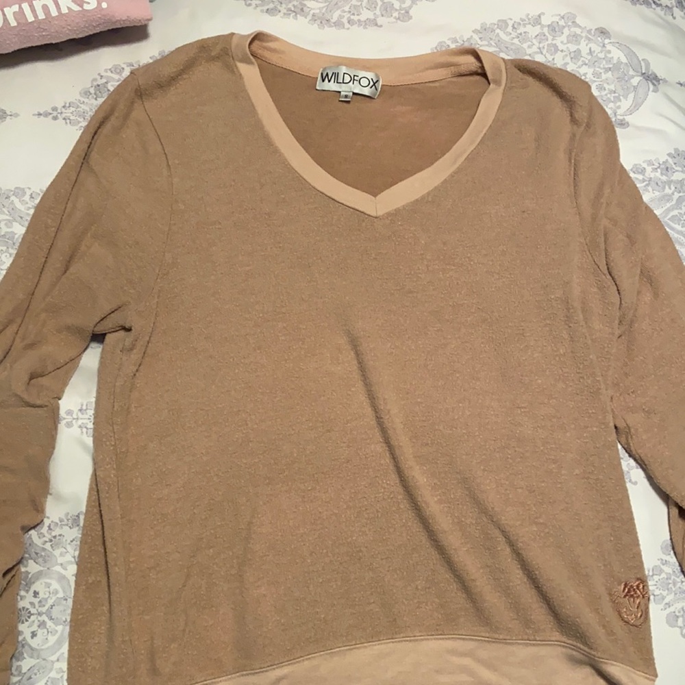 V neck wildfox sweater sand color